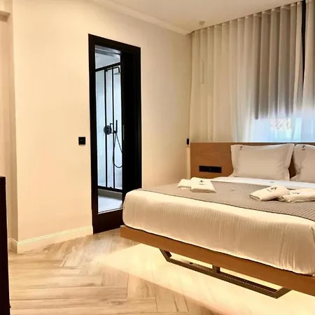 Triple A - Urban Lifestyle In Psiri-platia Theatrou - Free Parking!