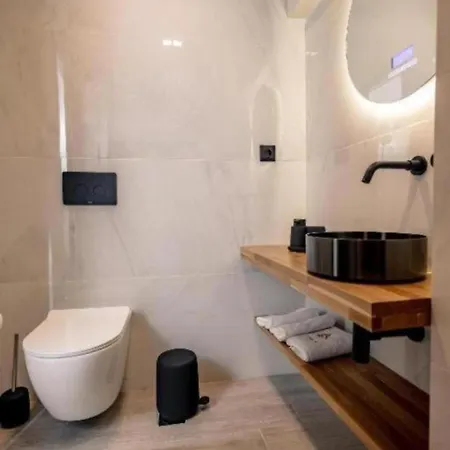 Triple A - Urban Lifestyle In Psiri-platia Theatrou - Free Parking! *